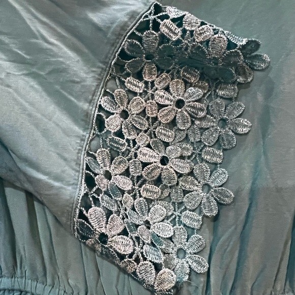 Aqua floral lace sleeve bar back dress size small - Picture 3 of 5
